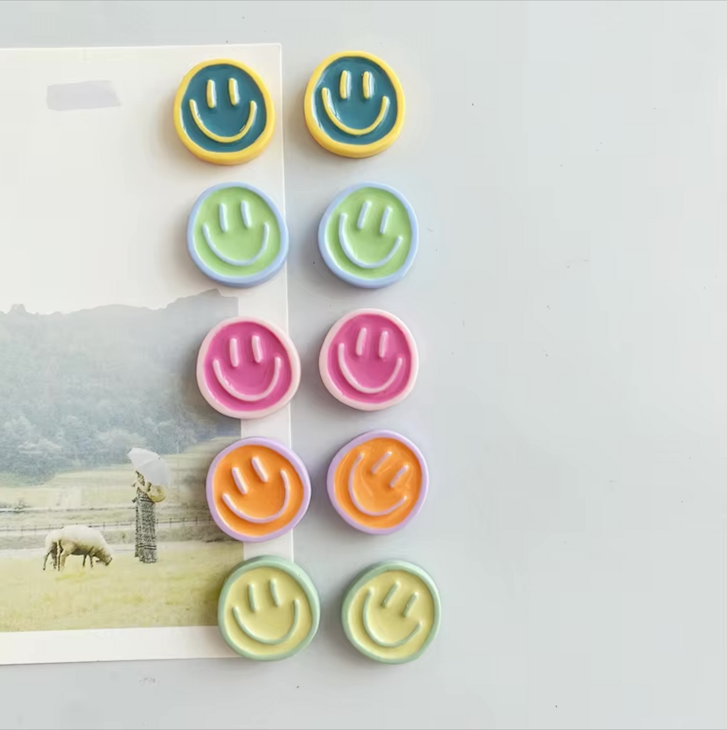 SMILEY FACE MAGNETS
