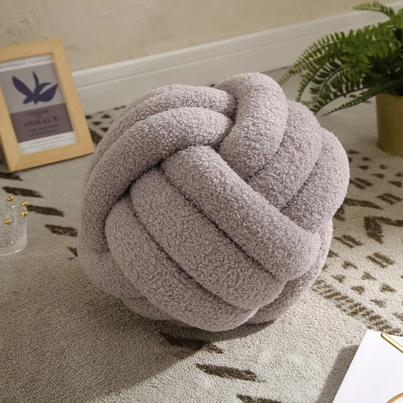 KNOT BALL CUSHION