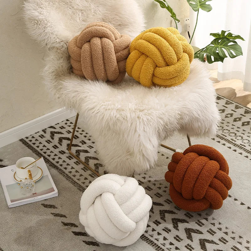 KNOT BALL CUSHION