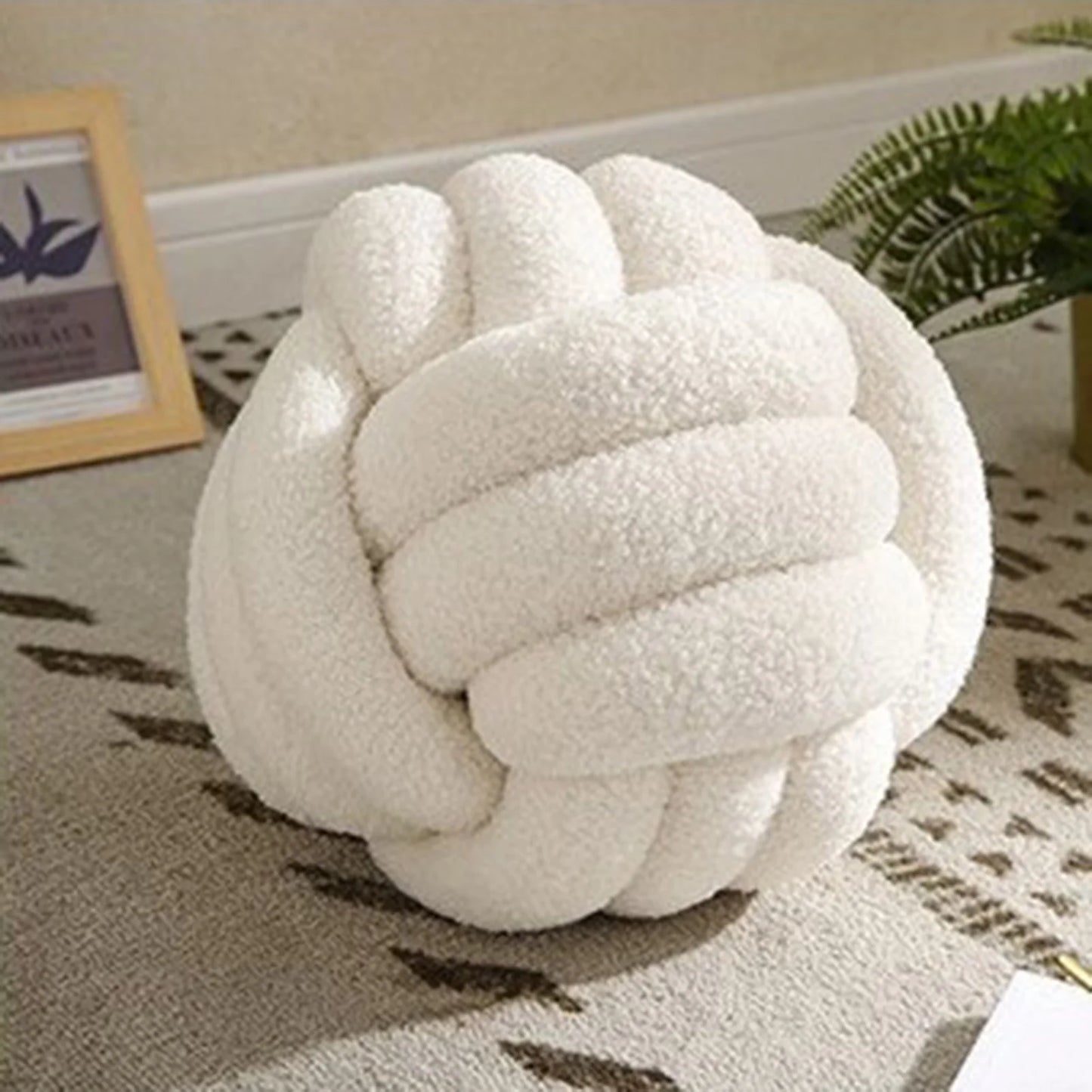 KNOT BALL CUSHION