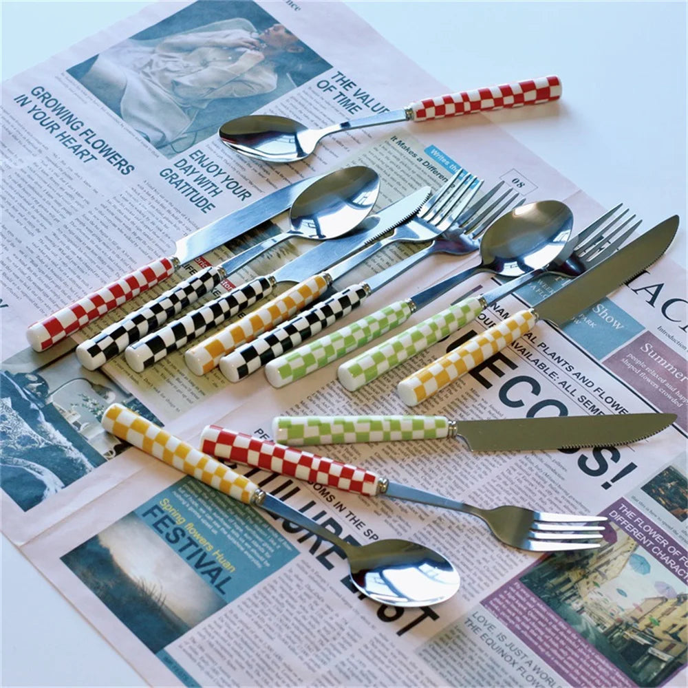 CHESSBOARD PATTERNED CUTLERY