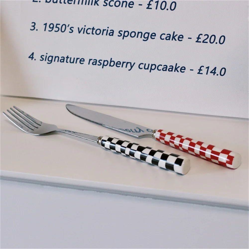 CHESSBOARD PATTERNED CUTLERY